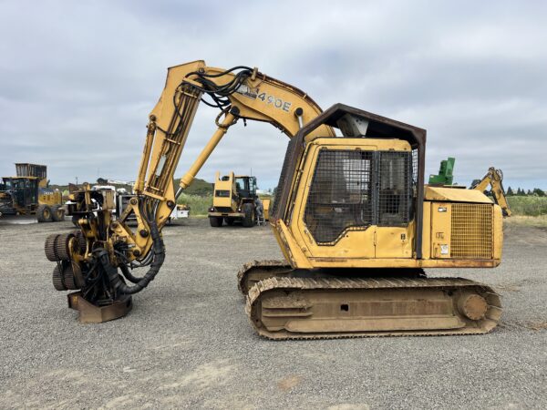 John Deere 490E Excavator with processor head