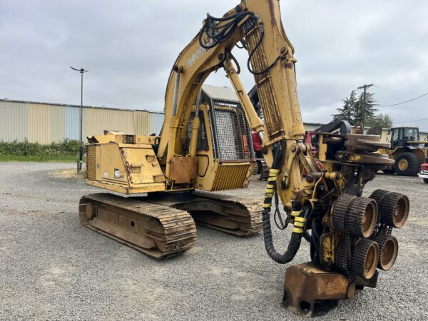 John Deere 490E Excavator with processor head