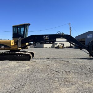 CAT 320C at Precision Machinery yard