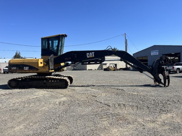 CAT 320C at Precision Machinery yard