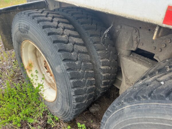 1990 Ford Water Truck - Image 3